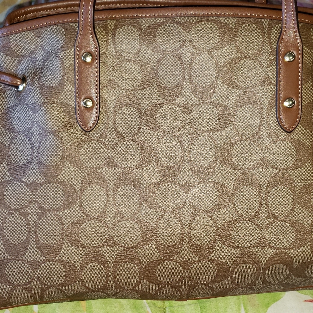 Coach Handbag - Picture 2 of 8
